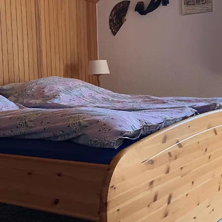 Helle, Gemuetliche In Ruhiger Wohnlage Und Sitzecke Im Gartenbereich *