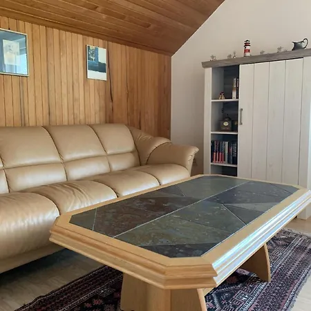 Helle, Gemuetliche In Ruhiger Wohnlage Und Sitzecke Im Gartenbereich Appartement Heikendorf