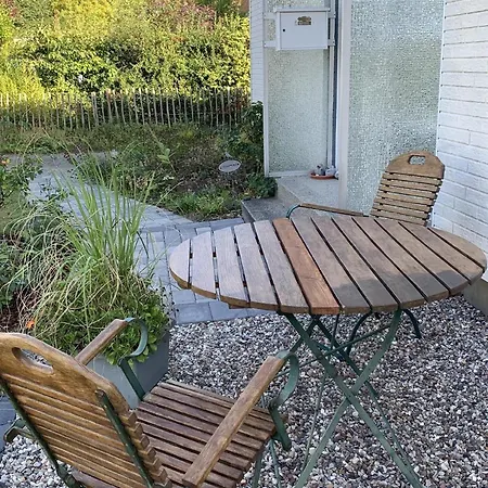 Helle, Gemuetliche In Ruhiger Wohnlage Und Sitzecke Im Gartenbereich Apartment *